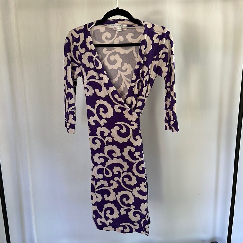 DVF 1974 Purple/White Deep V Silk Mini Dress Sz 6